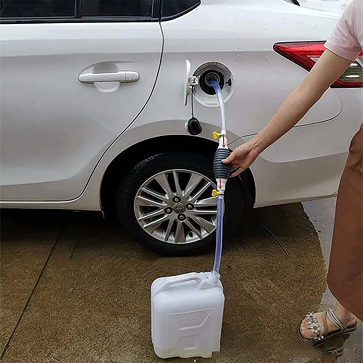 Pompe à siphon manuelle : Transférez vos liquides facilement, sans effort et sans danger